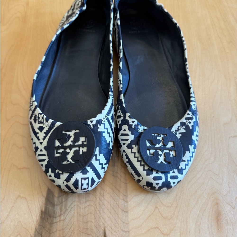 Tory Burch Minnie Flats - Navy and White Geometric - Size 10